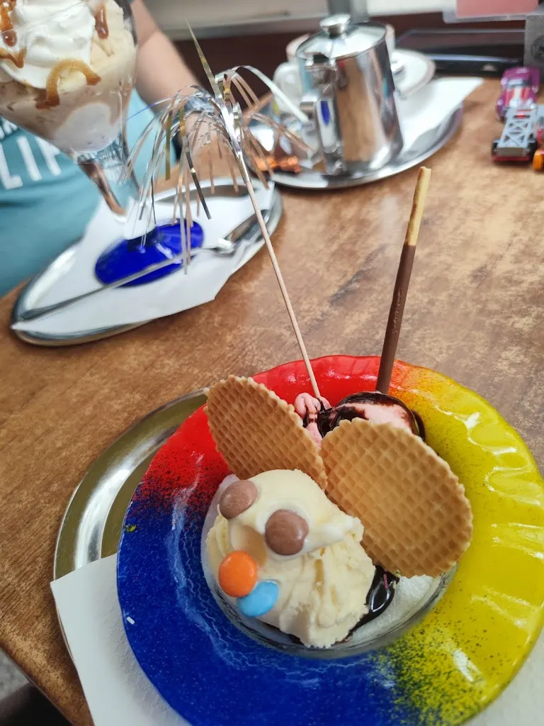 Eiscafe-Pizzeria Pellegrini_Aschersleben_slider_image_3