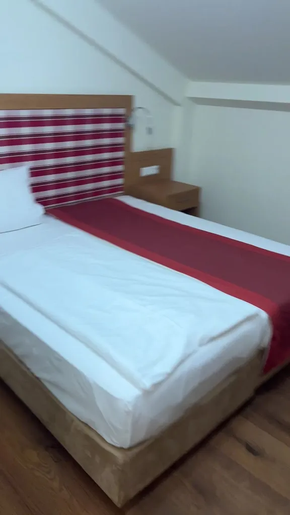 michael hu_Hotel und Restaurant Waldcafé Hettstedt OHG_Hettstedt_recensione