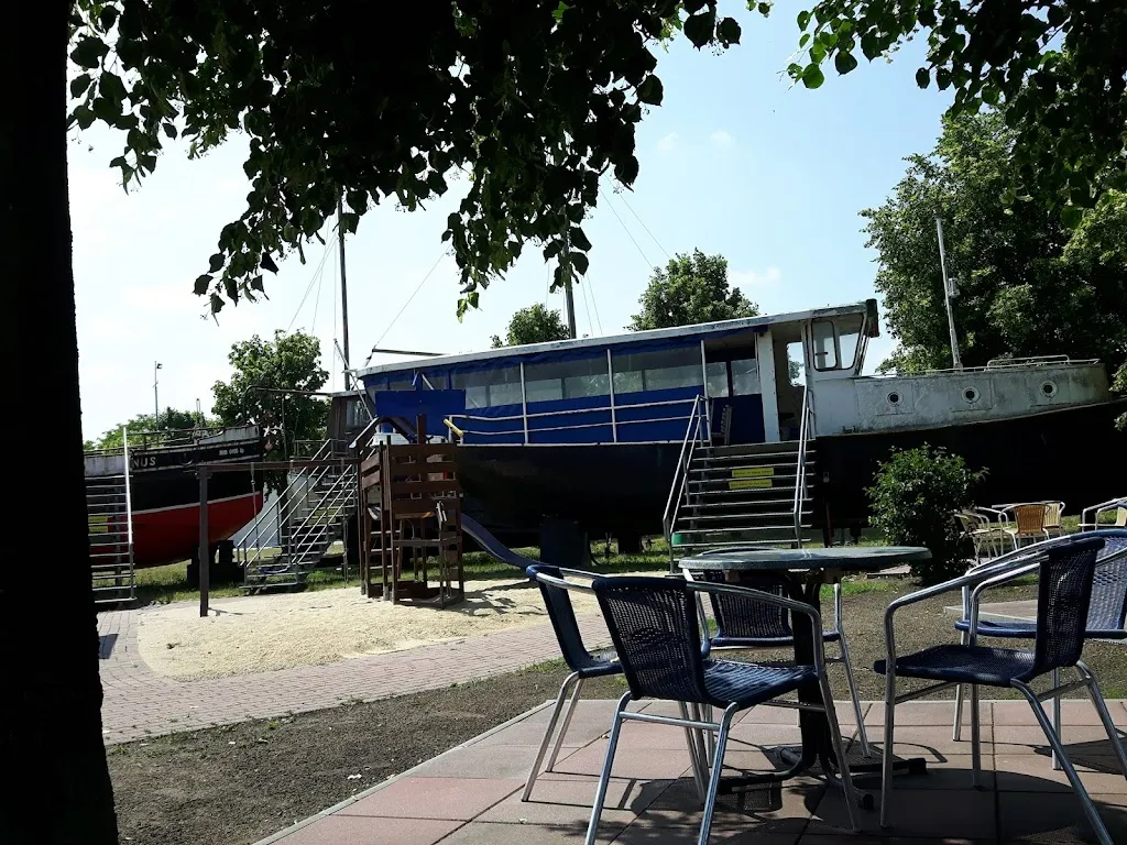 Kombüse unterm Leuchtturm_Gerwisch_slider_image_1