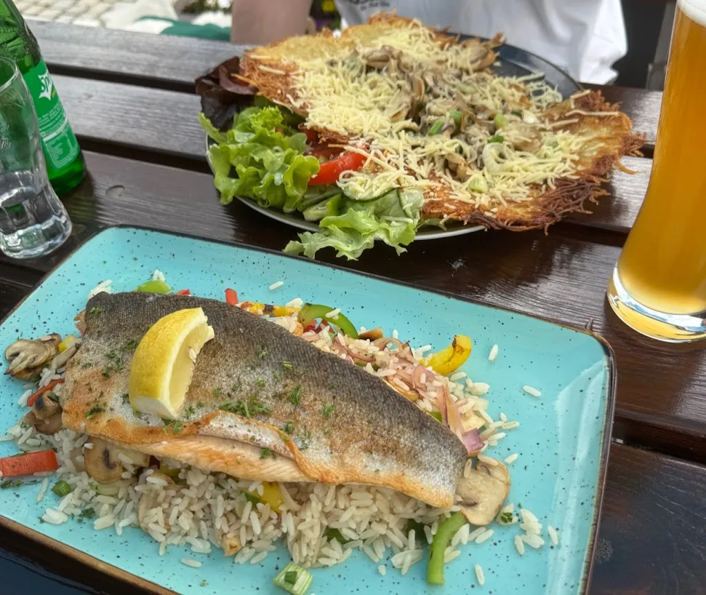 Mailyn Lanorias_Gaststätte zum Dorfbrunnen_Grainau_review