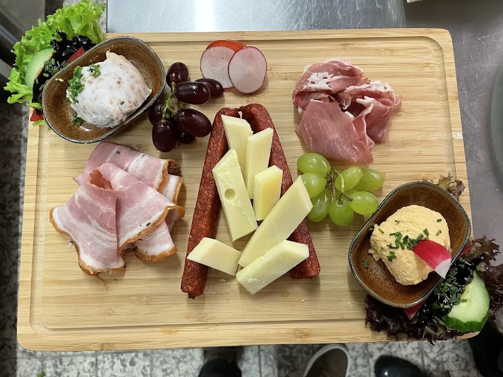 Gaststätte zum Dorfbrunnen_Grainau_slider_image_3