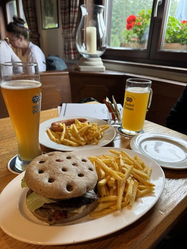 Allan Borja_Eibsee Alm_Grainau_review