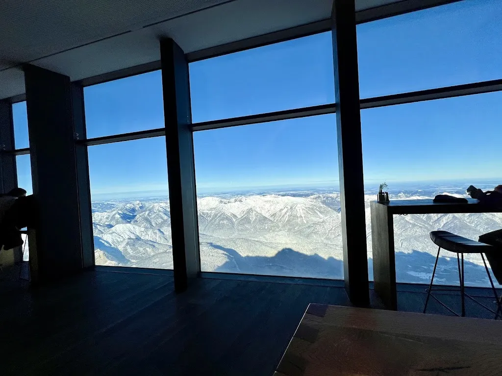 Becky T_Panorama Lounge 2962_Garmisch-Partenkirchen_review