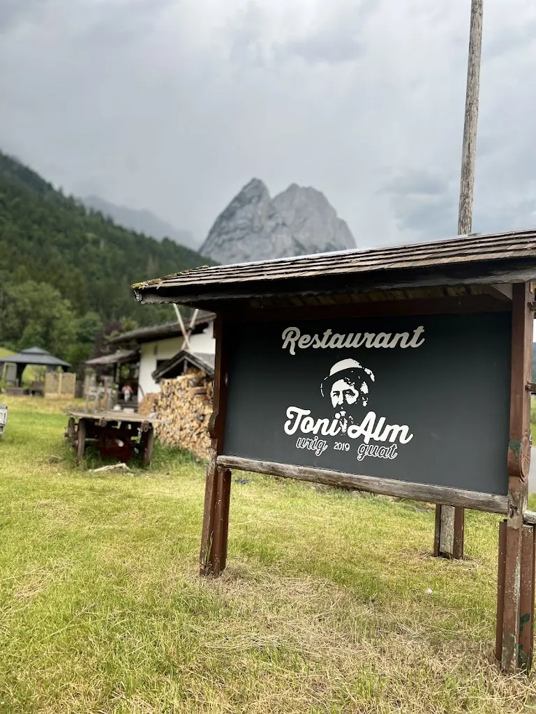 Bernadette Russell_Toni Alm_Garmisch-Partenkirchen_review