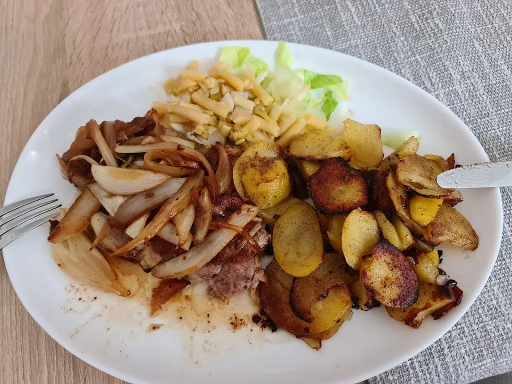 Landgasthaus “Zur Quelle” - Restaurant mit Bowling & Pension_(Anhalt)_slider_image_2