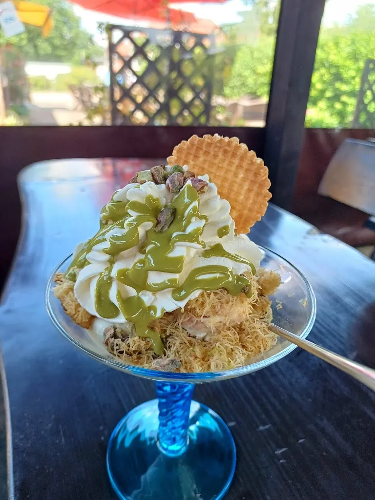 Sylvia H._Eiscafé Weber_Schkopau_review