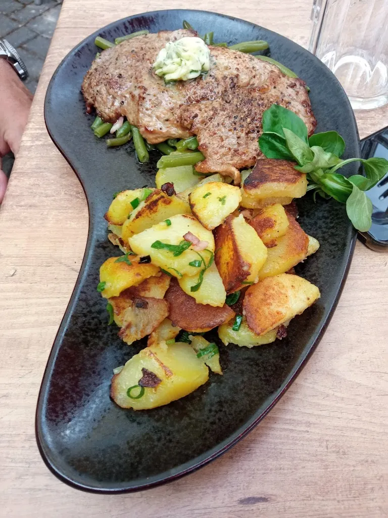 Biene_Hotel Goldener Adler_Elbingerode_review