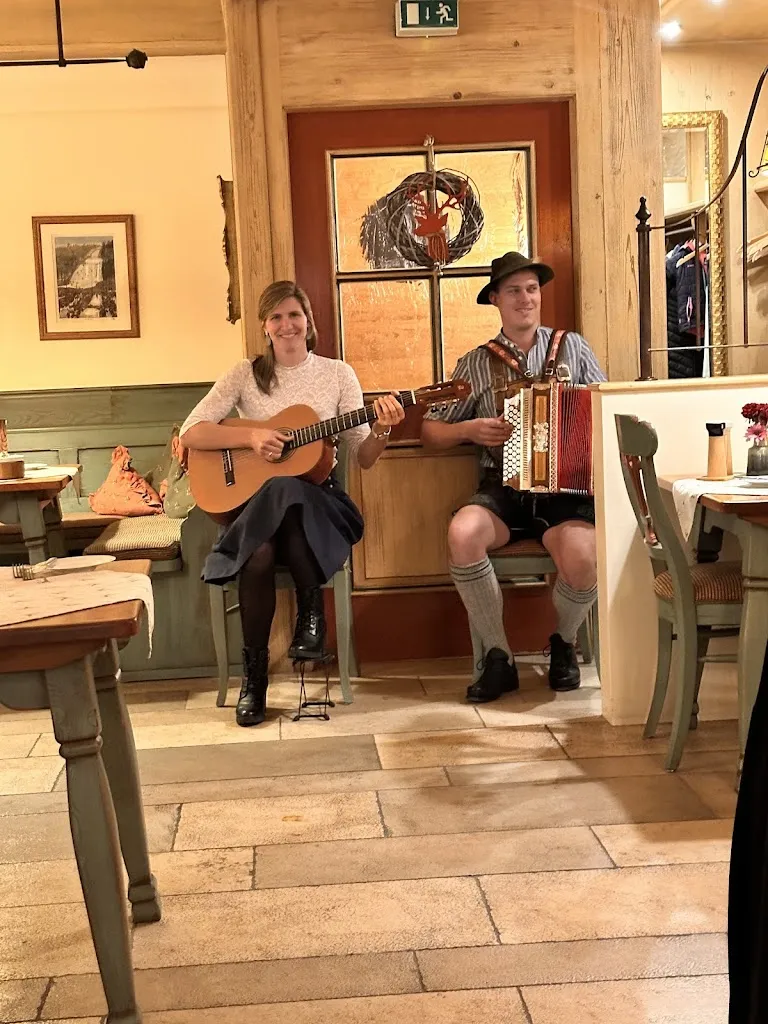 Brandon Burden_Joseph Naus Stub'n | Hotel Zugspitze_Garmisch-Partenkirchen_review