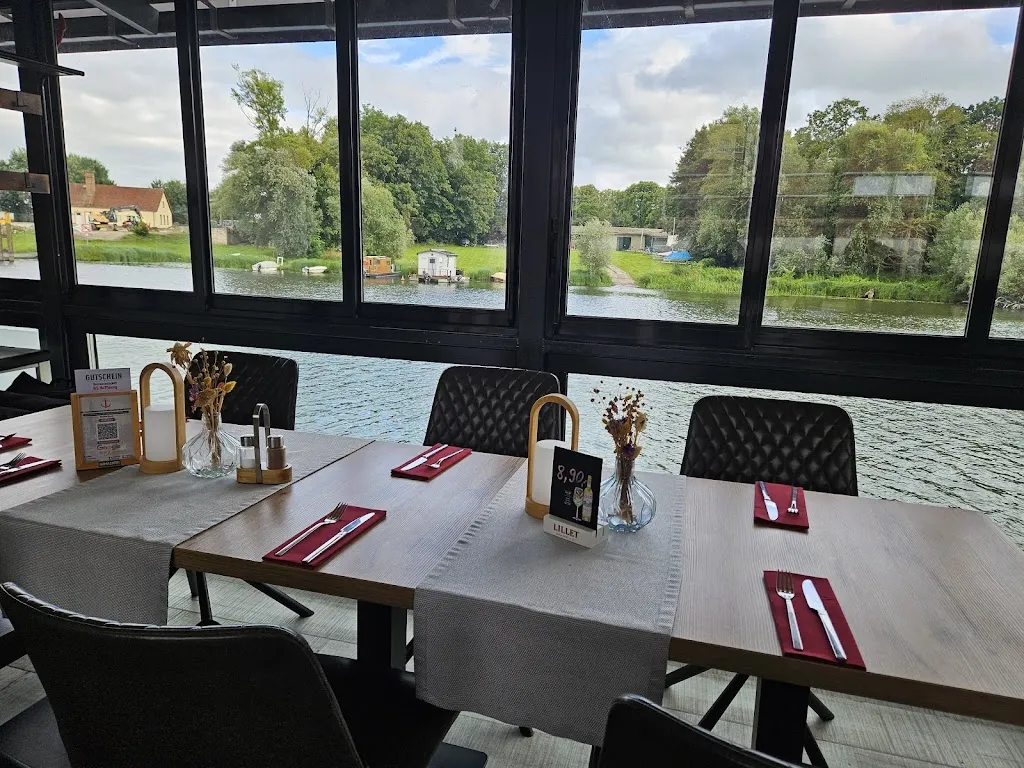 Restaurantschiff Hoffnung_Havelberg_slider_image_3