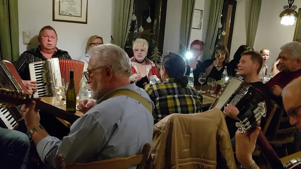 Gasthof-Weingut Zur Bretzel_Großheubach_slider_image_2