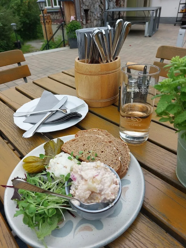 Wald­gast­haus Arme­leu­te­berg_Wernigerode_slider_image_2