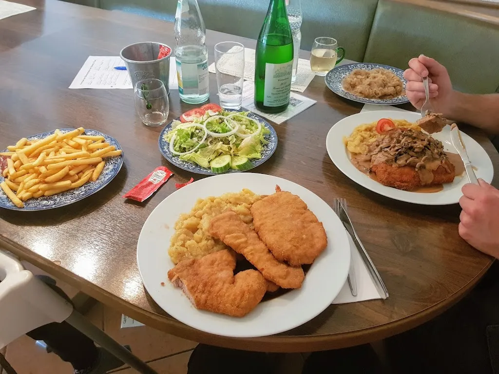 katrin oesterle_Gaststätte Weinhof Familie Burkhardt_Asperg_recensione