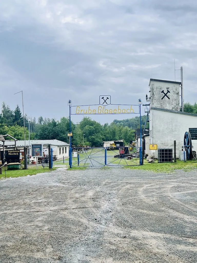 Laura Rohdenburg_Glasebach Pit_Straßberg_review