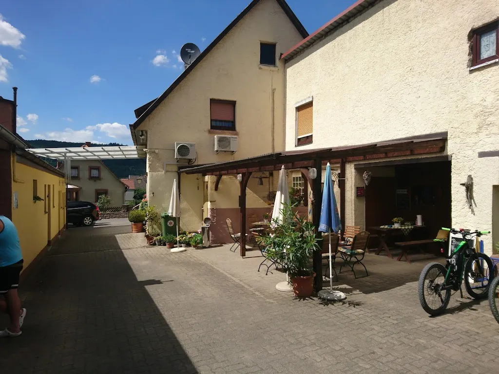 Petras Pilsstube_Großheubach_slider_image_3