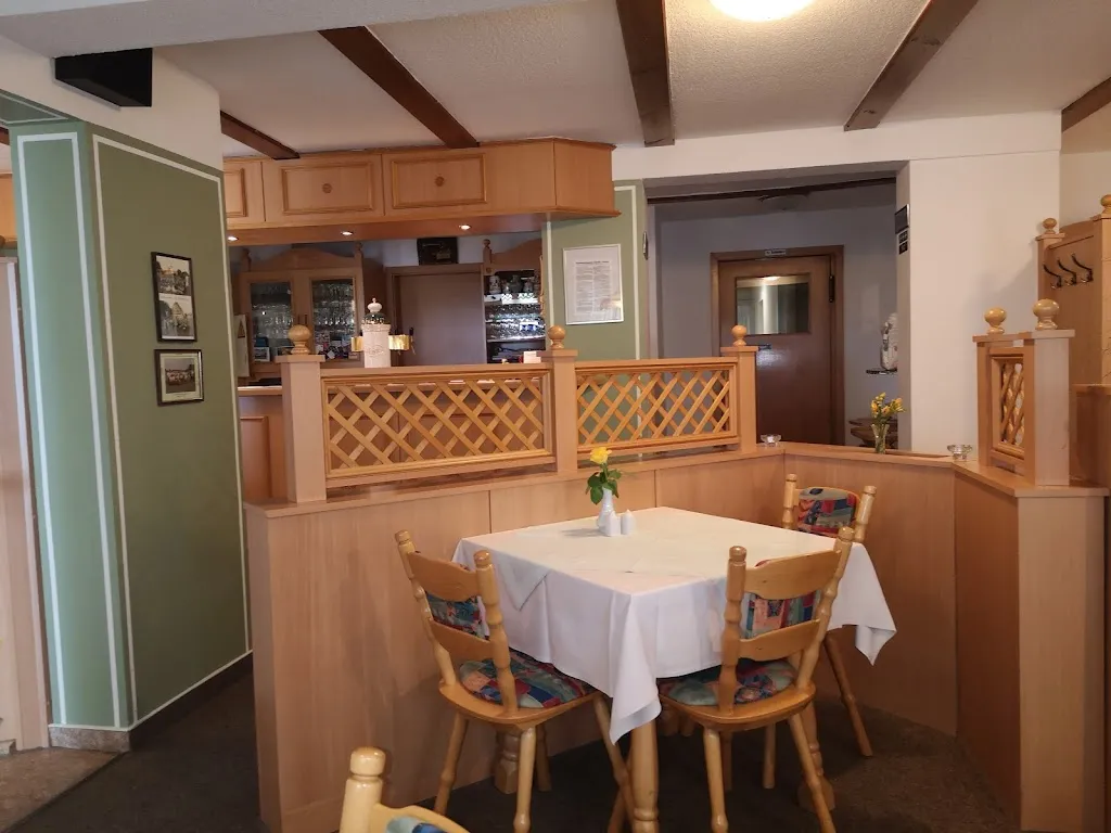 Martina Seyd_Bergschlößchen_(Elster)_review