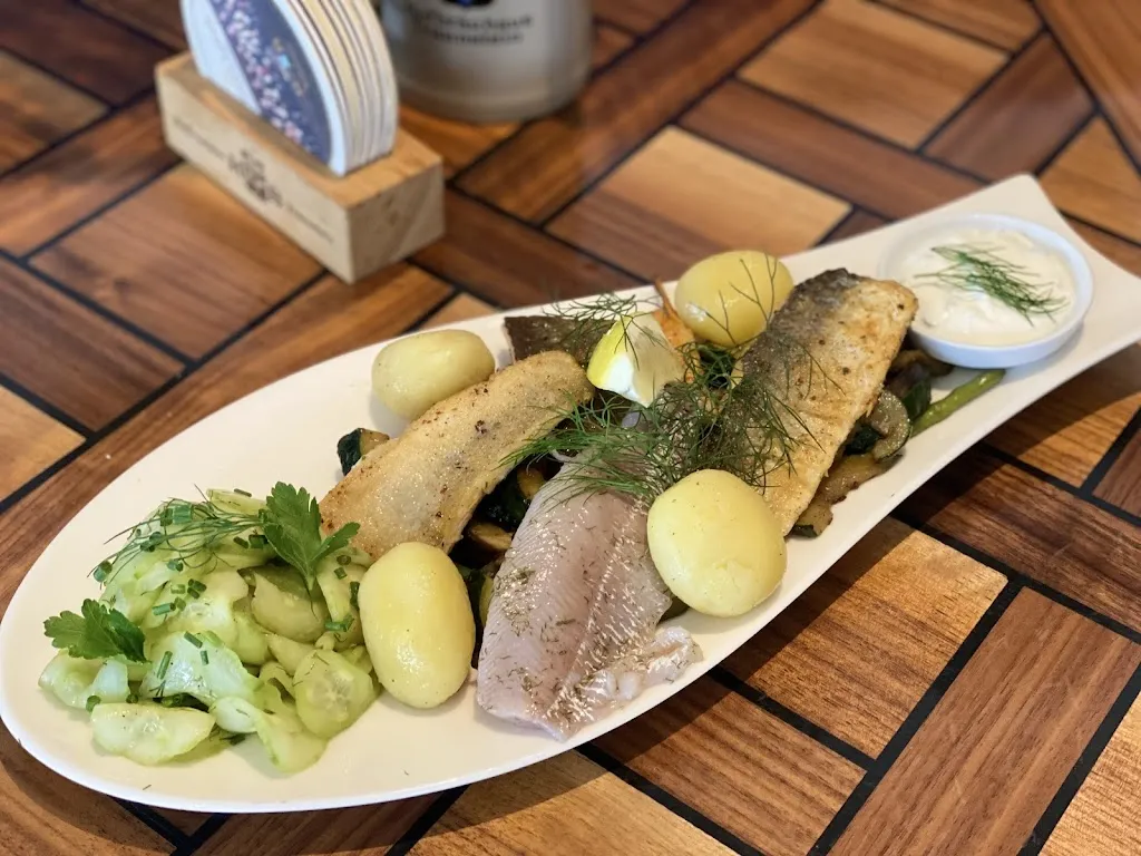 Zur Überfahrt – Bayerische Küche und Chiemseefische_Chiemsee_slider_image_2