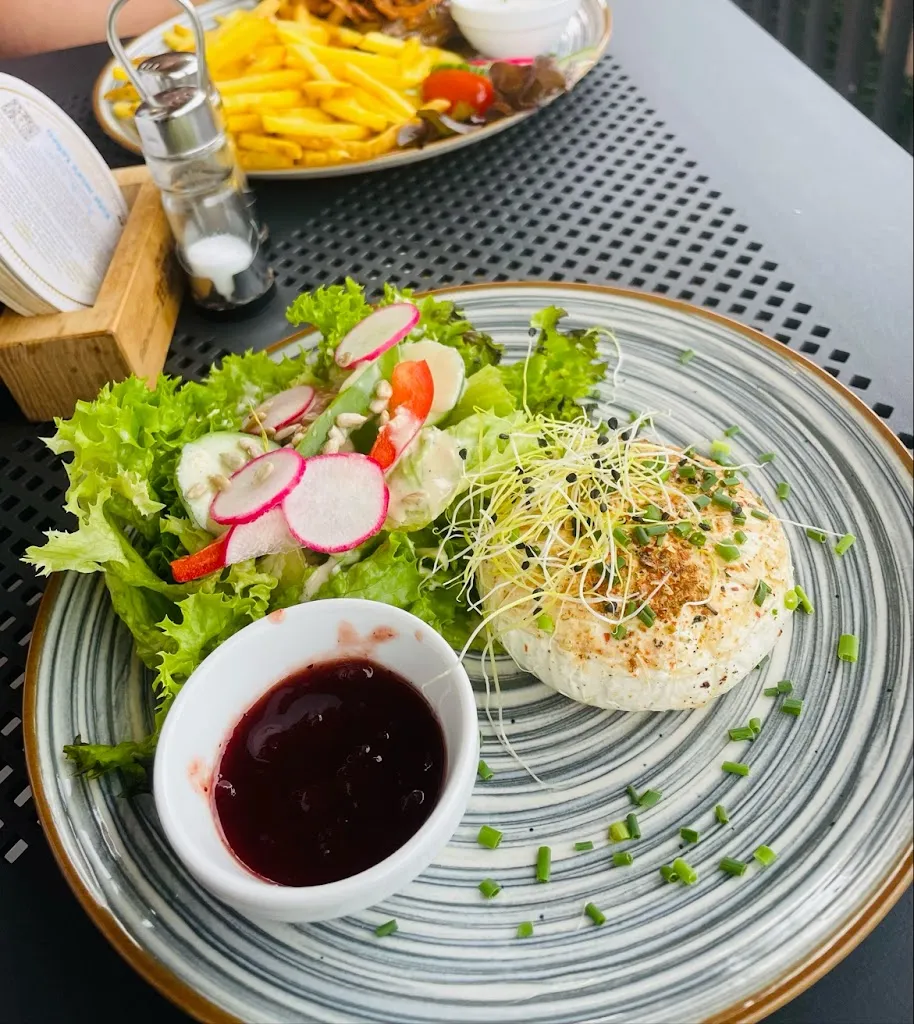 Zur Überfahrt – Bayerische Küche und Chiemseefische_Chiemsee_slider_image_3