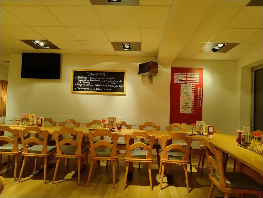 Charles Moussoux_Sportheim Güntersleben_Güntersleben_review