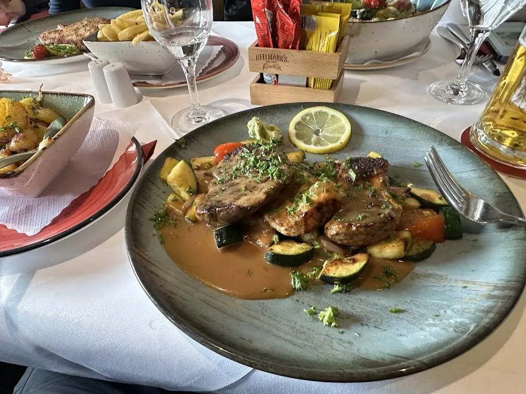 Pablo Ozaeta_Gaststätte Ratskeller_Kiel_avis