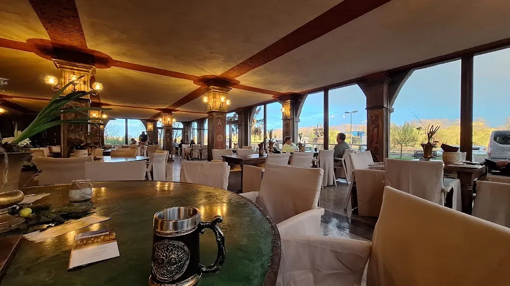 Jagd & Wasserschloss Mittelelbe restaurant in (Anhalt)