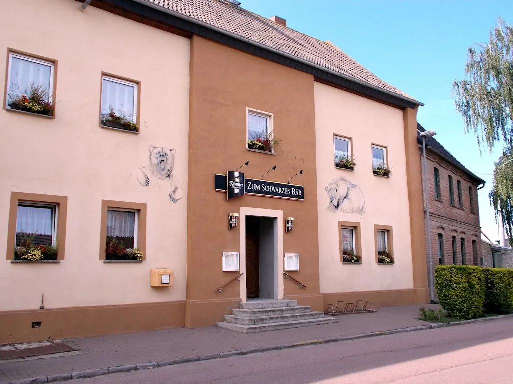Zum Schwarzen Bär restaurant in (Saale)