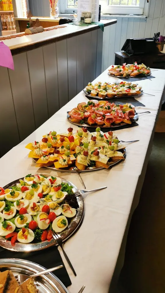 Gasthaus zur goldenen Mitte_Land_slider_image_2