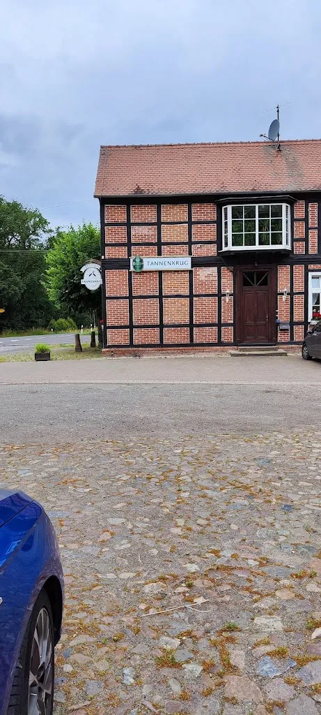 Elvira Lemke_Gaststätte Tannenkrug_Höhe_reseña