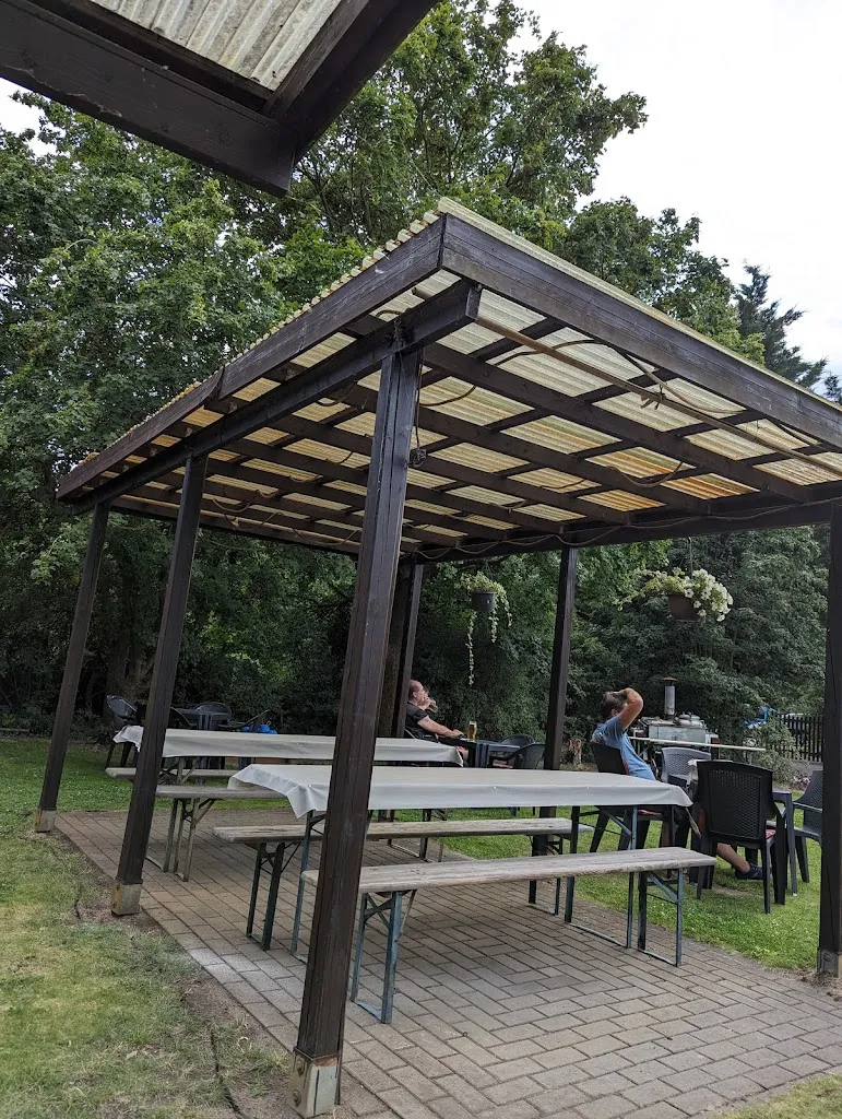 Wirtshaus "Zum Bernsteinhof" restaurant in Muldestausee