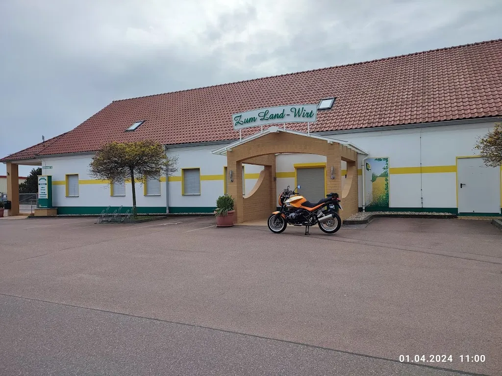 Zum Land Wirt restaurant in Quellendorf