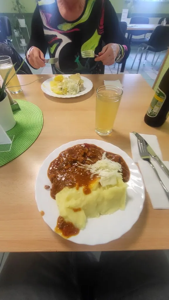 Imbiss an der Tankstelle_Quellendorf_slider_image_2