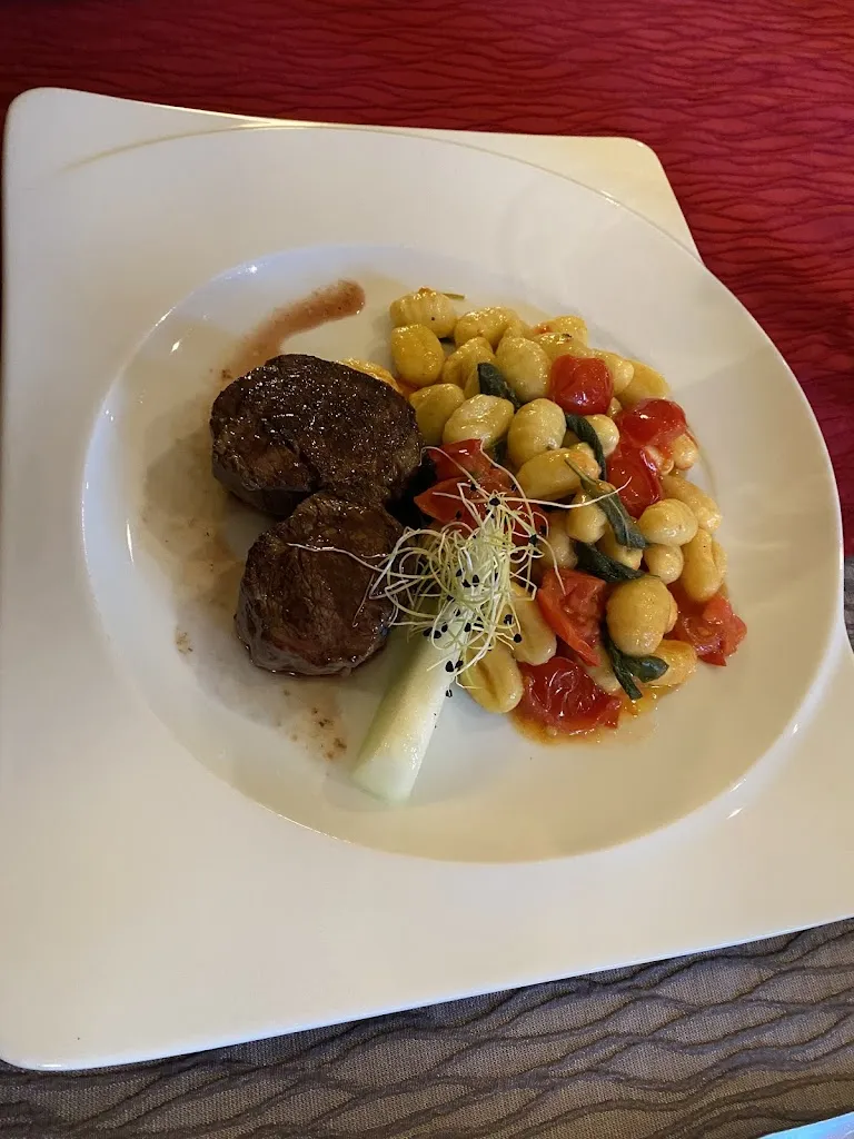 Menu_Steak-Restaurant Leonardo Roth_Roth_image_3