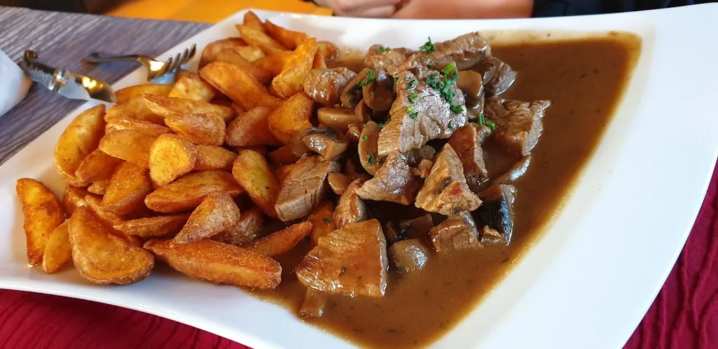 Steak-Restaurant Leonardo Roth_Roth_slider_image_2