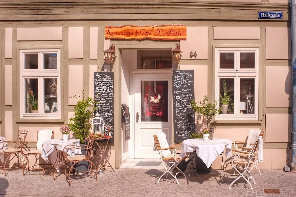 Restaurant & Cafe "Le Petit" ristorante a Stendal