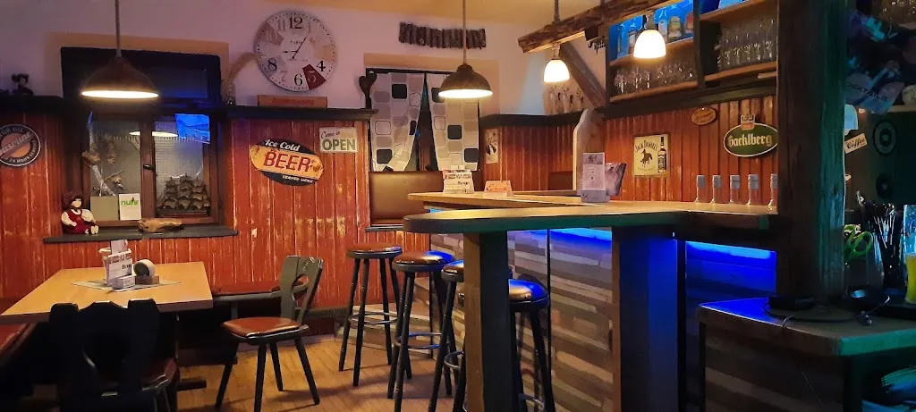 SchaBARnack restaurant in Perlesreut