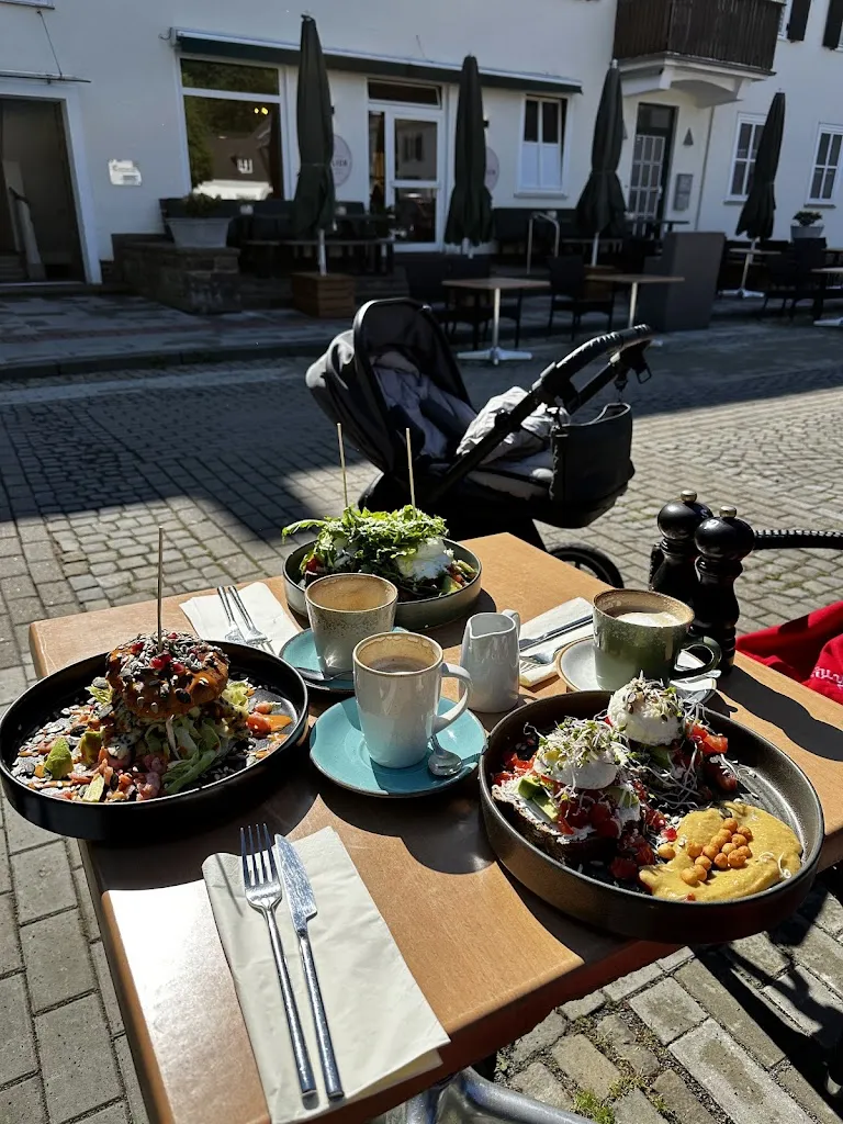 Basti_HEIMLICH - Butter & Brot_Wolfsburg_review