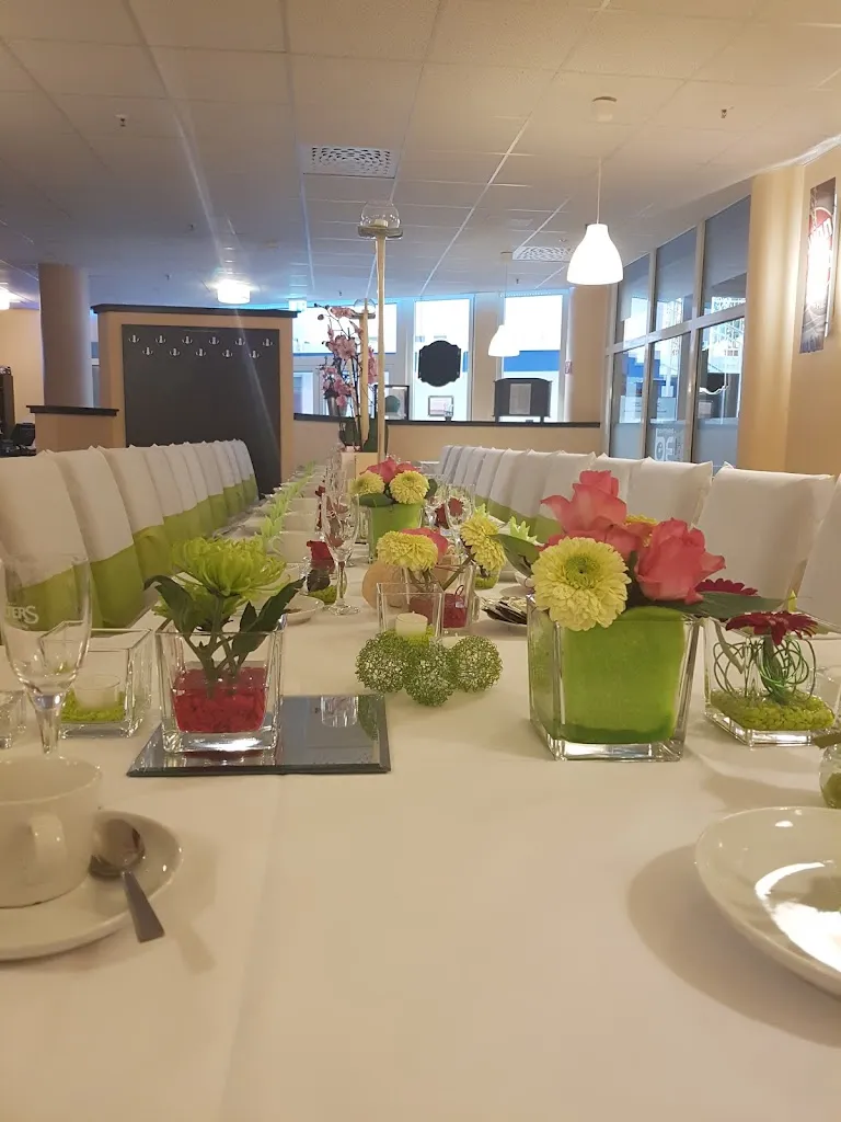 Restaurant und Bowling im Brühl_Zeitz_slider_image_1