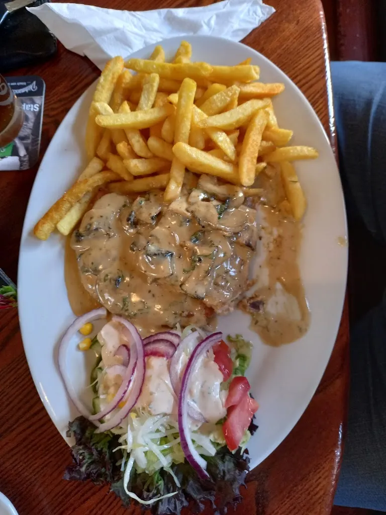 Christine S._Bier U. Cafegarten_Albersdorf_review