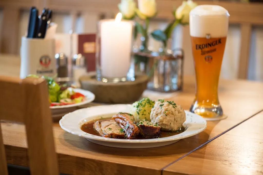 Erdinger Urweisse Hütt'n zum Hannes_See_slider_image_2