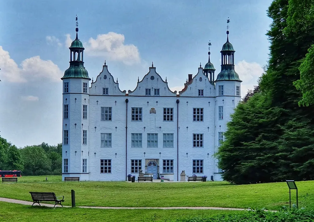 Ahrensburg Palace_Ahrensburg_slider_image_3