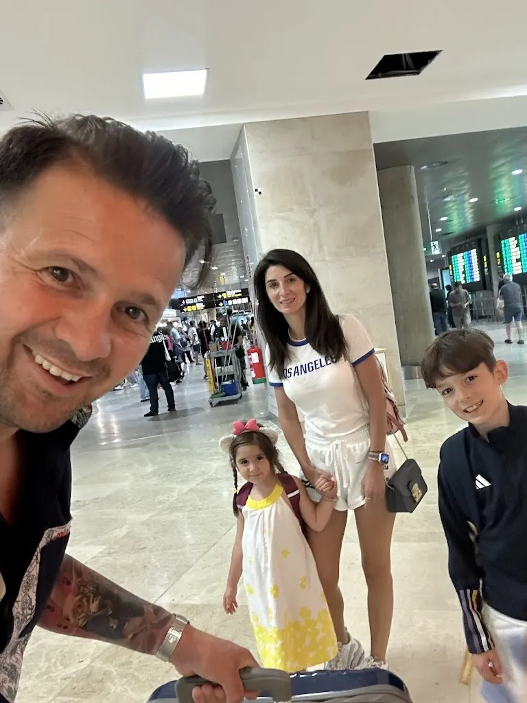 Magicianul Robert Tudor_ALTE SCHULE GRÖBENZELL_Gröbenzell_avis