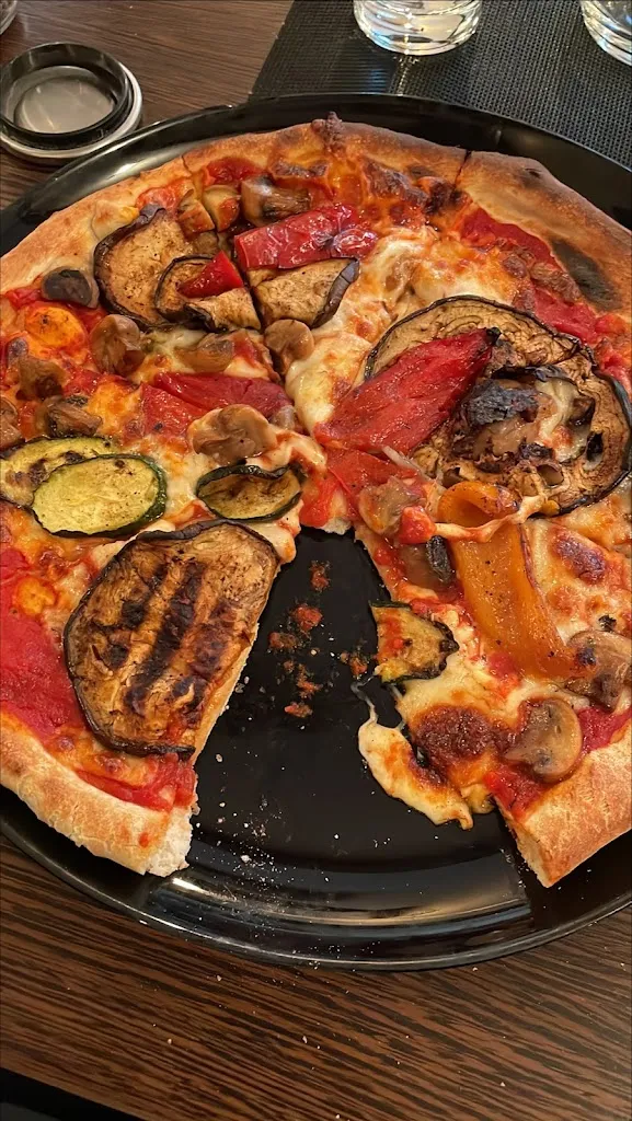 Mohammed Al Darwish_La Rosa_Gröbenzell_review