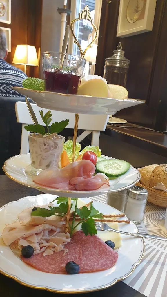 Katharina Maria Kagel_Das Kuchenwerk_Oldesloe_review