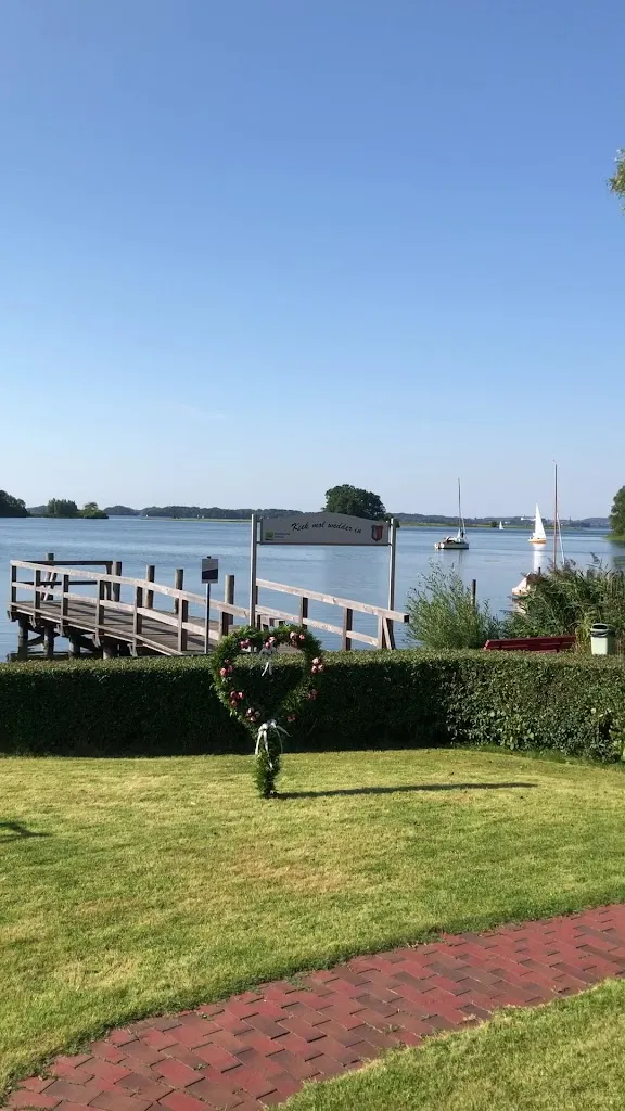 Strauers Hotel am See restaurant in Bosau