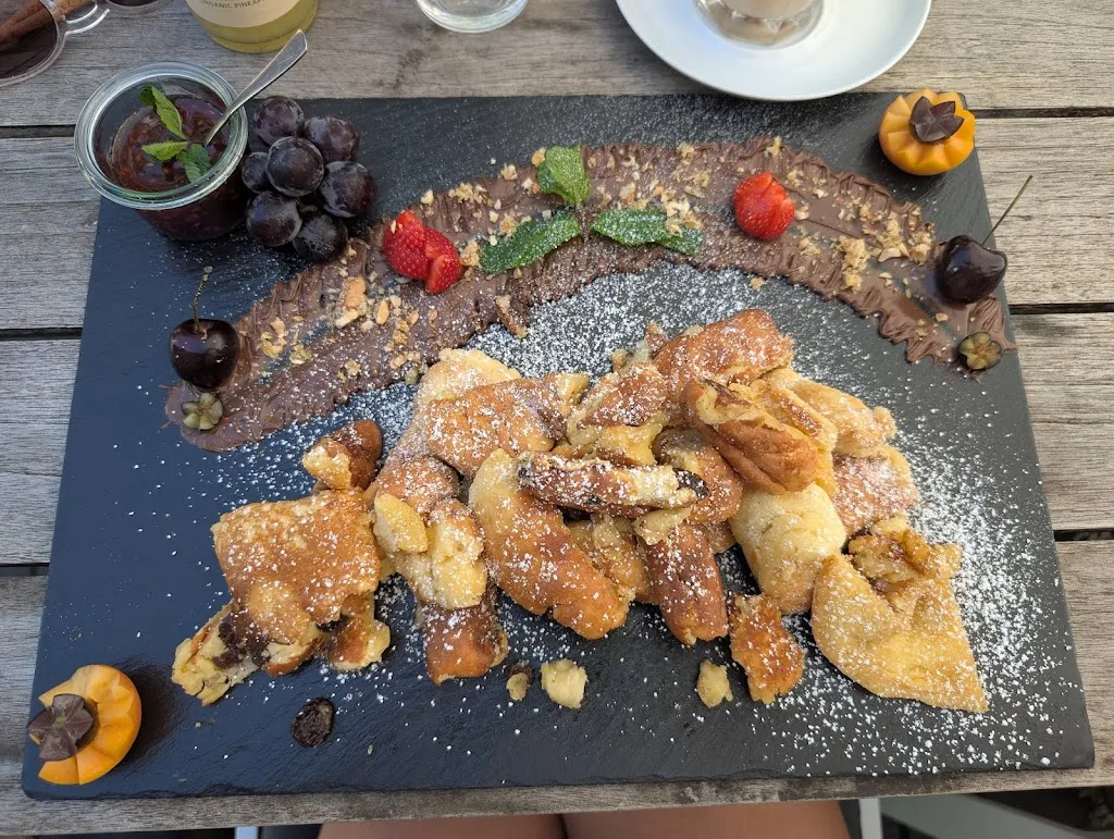 Johann & Amalia · Restauration in der Stadthalle_Neumünster_slider_image_3