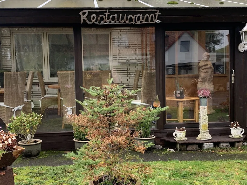 Pavarotti restaurant in Felde