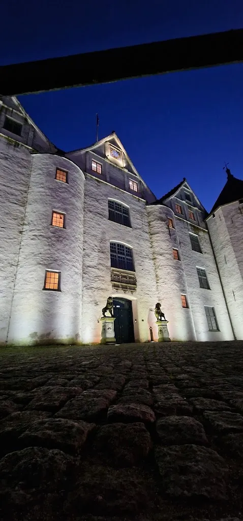 A. Wiemer_Schlosskeller Glücksburg_(Ostsee)_avis