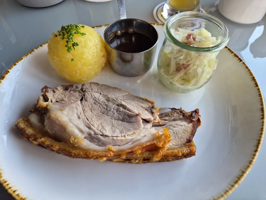 Platzhirsch Restaurant_Olching_slider_image_3