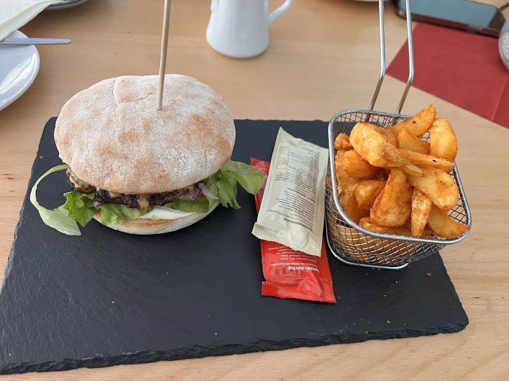 The Cave_Eckernförde_slider_image_2