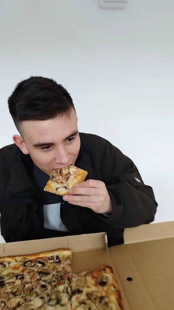 ATLANTIS Pizza & Burger_Gröbenzell_slider_image_2