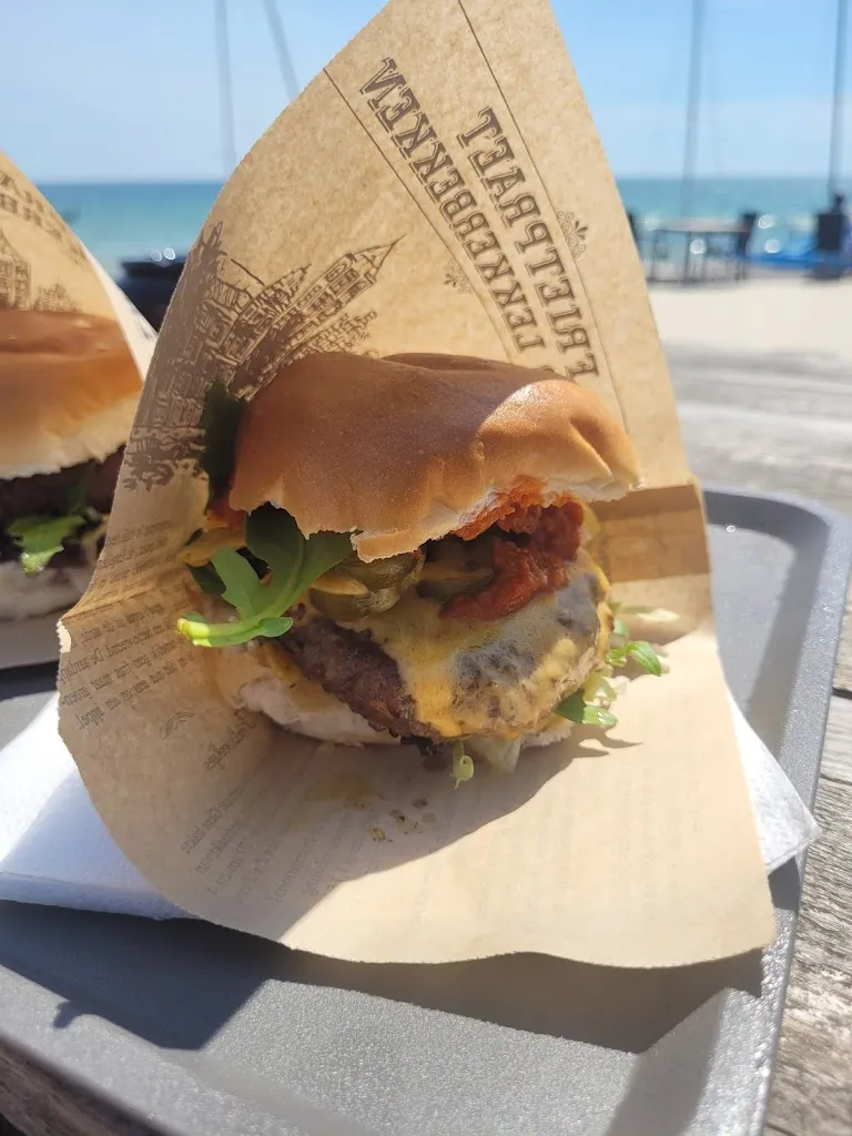 Menu_Burger, Wurscht & Co. - Frieda's Good Food Imbiss_Großenbrode_image_7